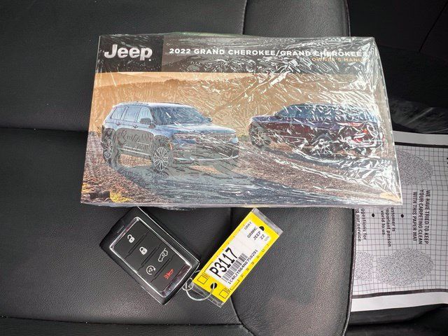 Used 2022 Jeep Grand Cherokee Limited 4xe AWD/4WD image 35