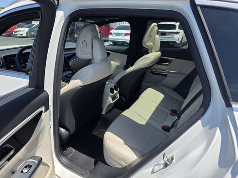 Certified 2025 Mercedes-Benz GLC 300 image 25