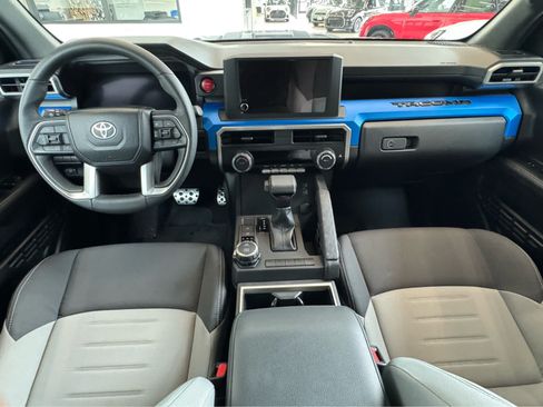 Used 2025 Toyota Tacoma TRD Sport AWD/4WD image 22