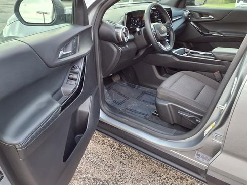 Used 2025 Chevrolet Equinox LT FWD image 41
