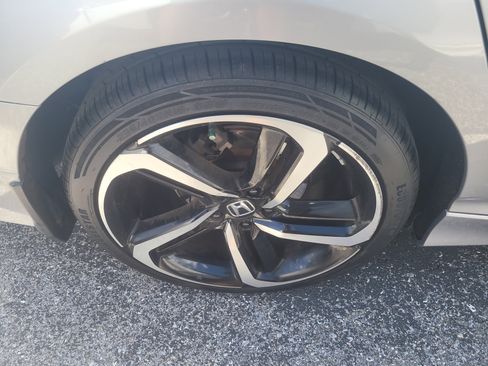 Used 2018 Honda Accord Sport image 8