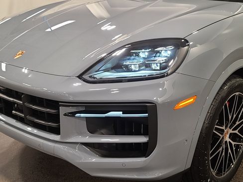 New 2026 Porsche Cayenne S image 32