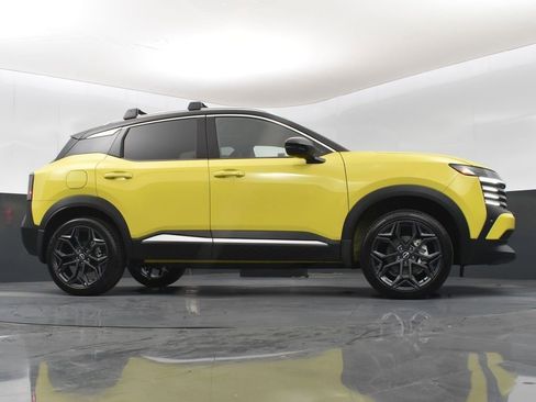 New 2025 Nissan Kicks SR image 36