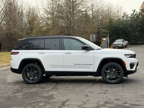 New 2025 Jeep Grand Cherokee Limited image 5