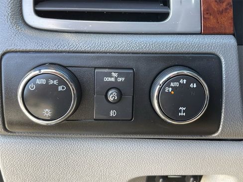 Used 2010 Chevrolet Silverado 1500 LTZ w/ Z71 Appearance Package image 29