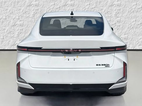 New 2026 Lexus ES 350h AWD w/ Cold Area Package image 4