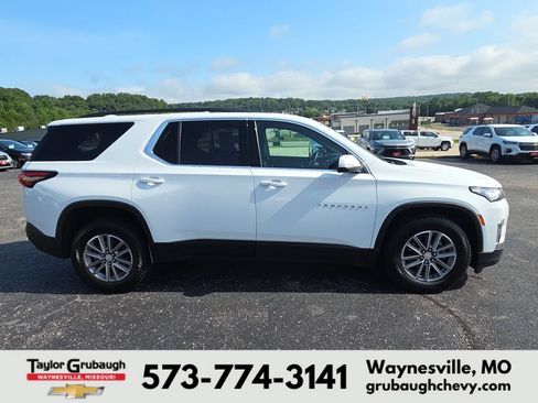 Used 2023 Chevrolet Traverse LT AWD/4WD image 9