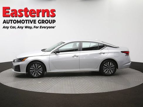 Used 2024 Nissan Altima 2.5 SV FWD image 59