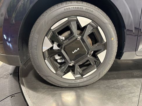 New 2026 Kia Carnival EX image 2