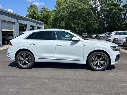 Used 2023 Audi Q8 Premium Plus w/ Premium Plus Package image 2