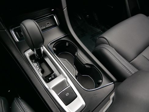 Certified 2025 Subaru Ascent Limited w/ Popular Package #2 image 24