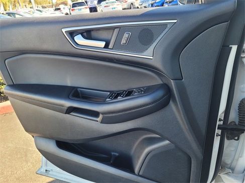 Used 2024 Ford Edge SEL image 13