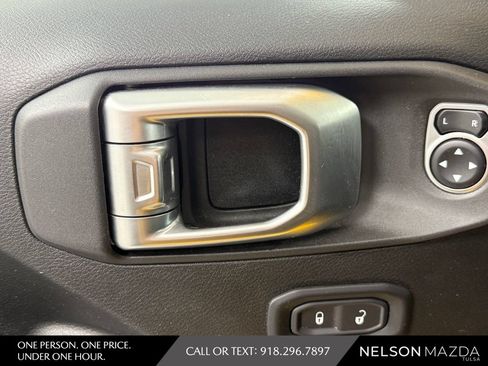Used 2019 Jeep Wrangler Unlimited Sport S AWD/4WD image 19
