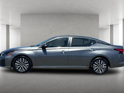 Used 2023 Nissan Altima 2.5 SV FWD image 7