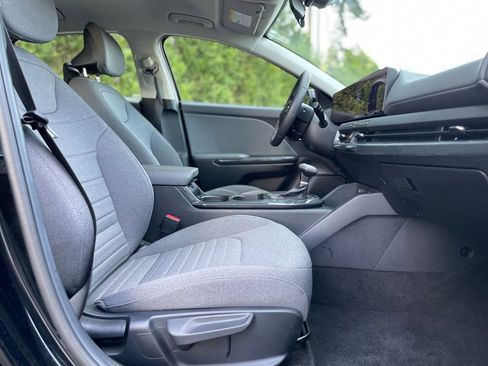 Certified 2025 Kia K4 EX image 24