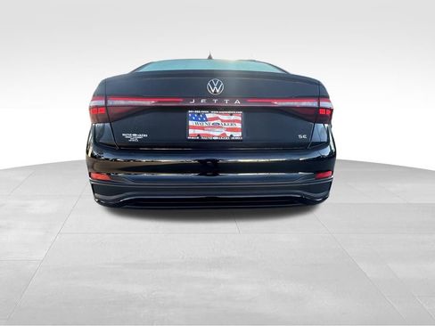 Used 2025 Volkswagen Jetta SE image 5