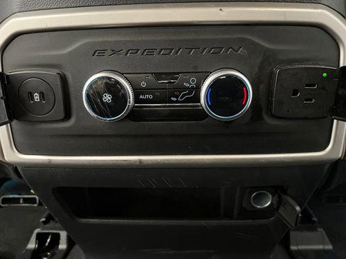 Used 2024 Ford Expedition Max XLT image 24