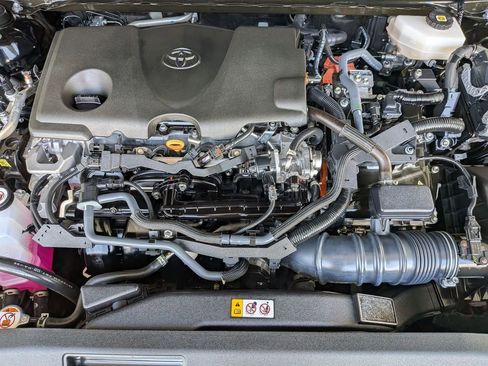 Used 2025 Toyota Camry LE image 32