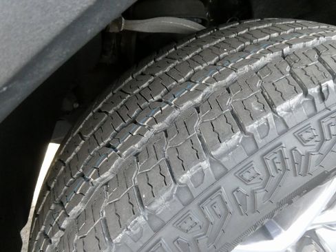 Used 2023 GMC Sierra 1500 SLT w/ SLT Premium Package image 13