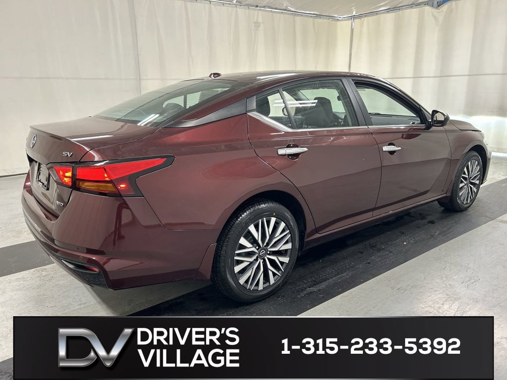 Used 2024 Nissan Altima 2.5 SV AWD/4WD image 2
