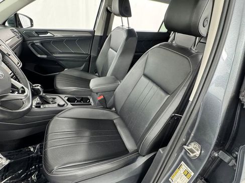 Used 2024 Volkswagen Tiguan SE AWD/4WD image 10