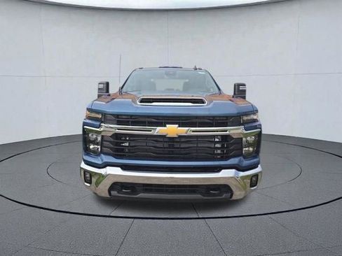 New 2026 Chevrolet Silverado 3500 LT w/ Convenience Package AWD/4WD image 9