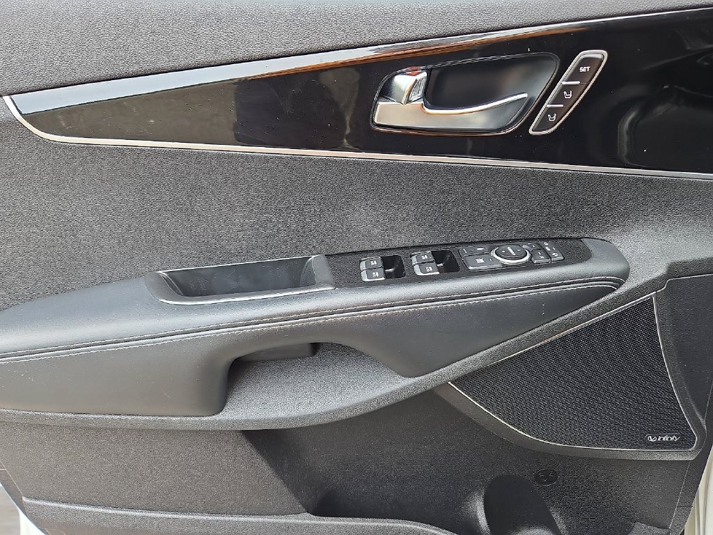 Used 2016 Kia Sorento SX AWD/4WD image 10