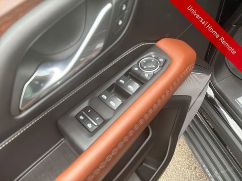 Used 2023 GMC Yukon Denali Ultimate image 13