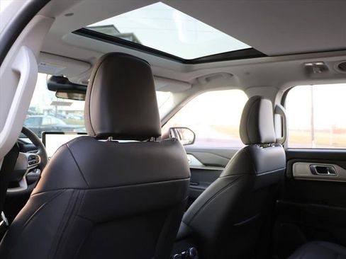 New 2026 Ford Explorer Active w/ Active Comfort Package AWD/4WD image 15
