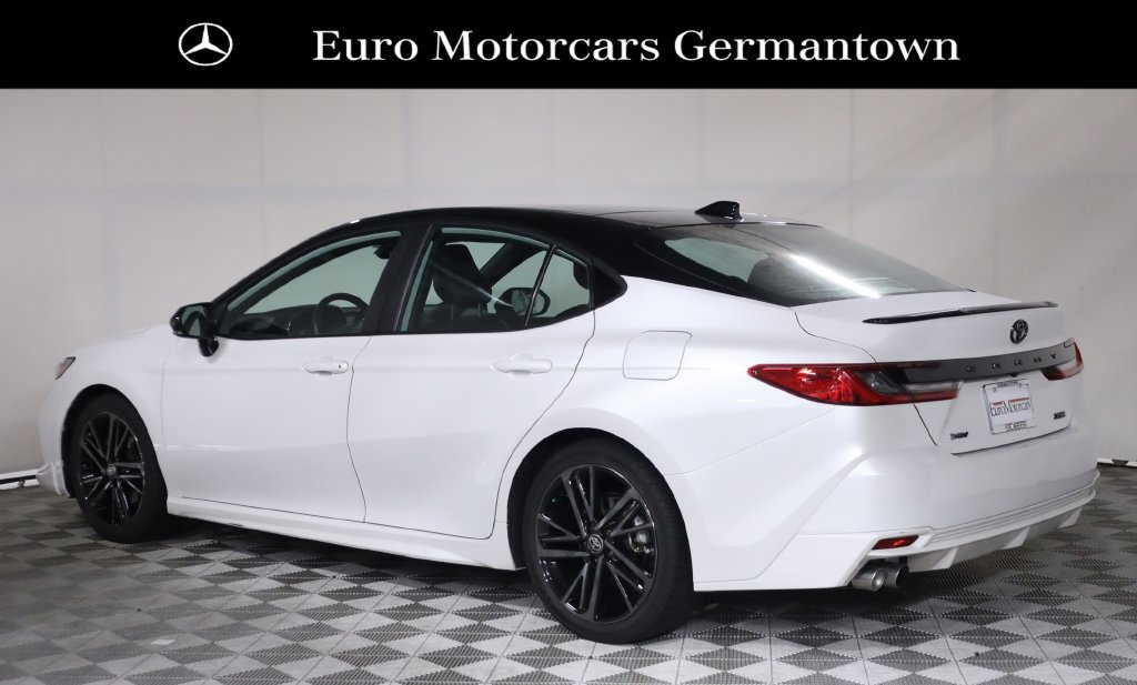 Used 2025 Toyota Camry XSE FWD image 4