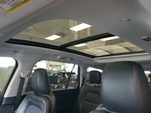 Certified 2025 Lincoln Aviator Reserve w/ Jet Appearance Package AWD/4WD image 11