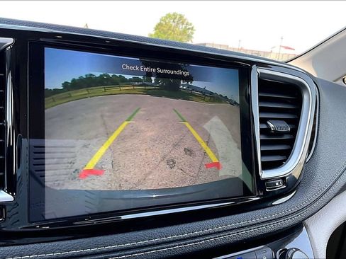 Used 2023 Chrysler Pacifica Limited FWD image 20
