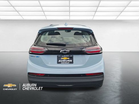 Used 2023 Chevrolet Bolt LT FWD image 4