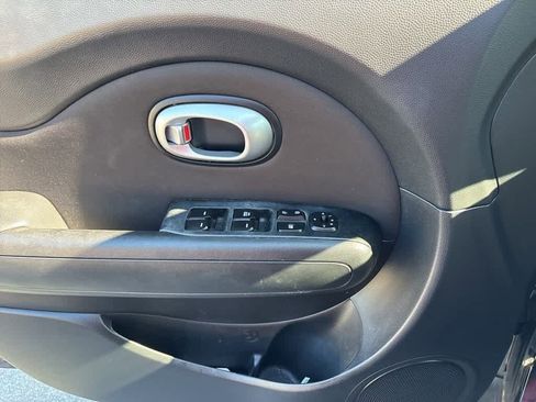 Used 2016 Kia Soul image 9