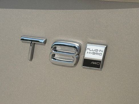 New 2026 Volvo XC90 T8 Core w/ Protection Package Premier AWD/4WD image 9