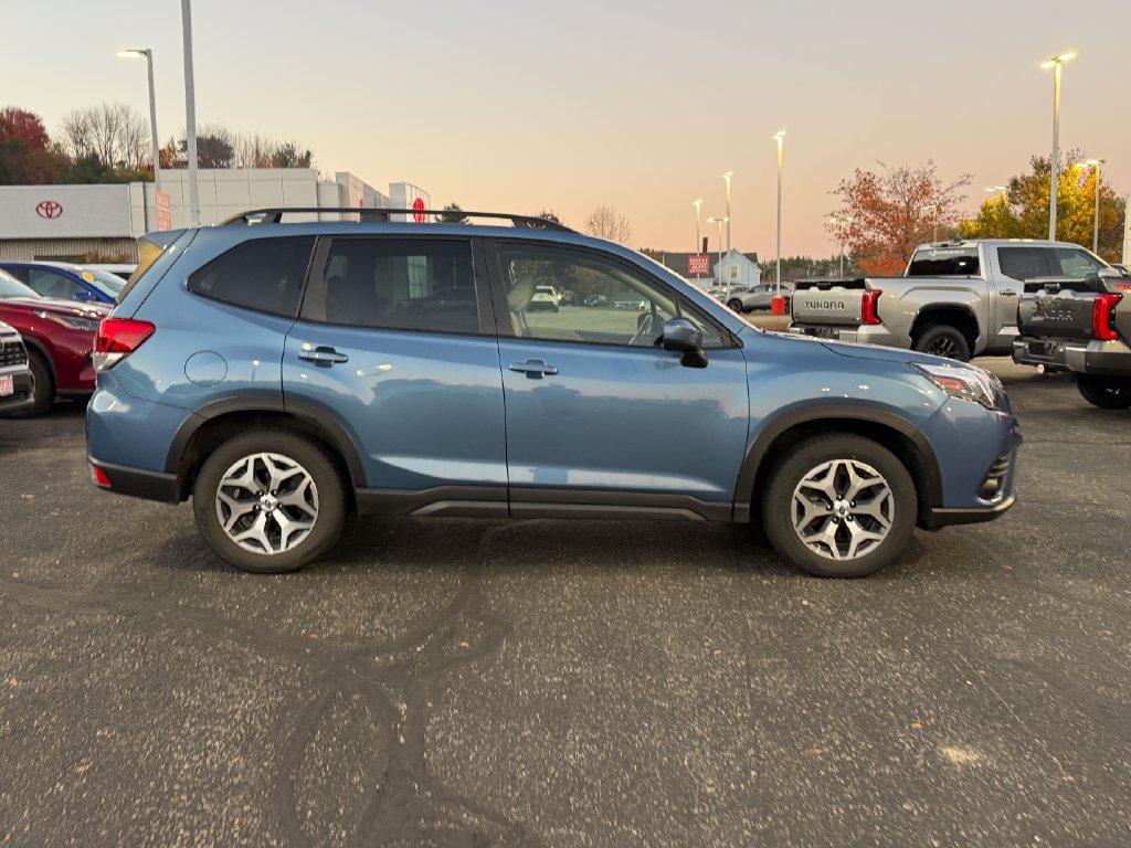 Used 2022 Subaru Forester Premium AWD/4WD image 7