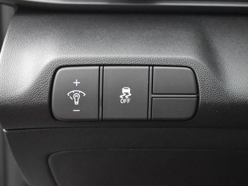 Used 2025 Hyundai Elantra Sport image 17