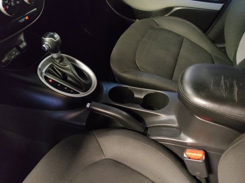 Used 2017 Kia Soul FWD image 26