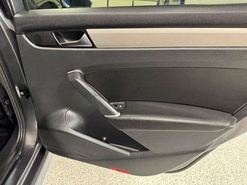 Used 2022 Volkswagen Passat 2.0T SE image 19