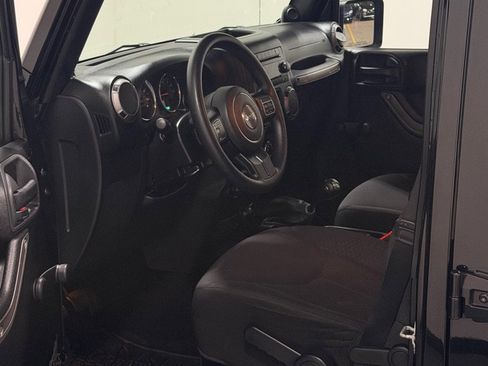 Used 2013 Jeep Wrangler Unlimited Sport AWD/4WD image 8