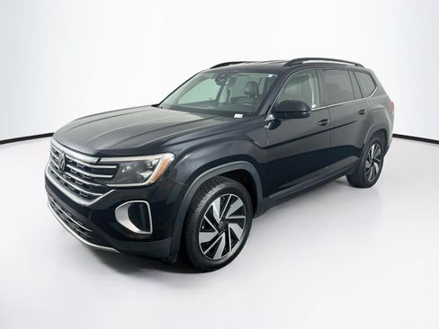 Used 2025 Volkswagen Atlas SE AWD/4WD image 3