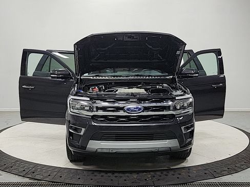 Used 2024 Ford Expedition Limited RWD image 10