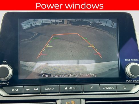 Used 2025 Nissan Altima 2.5 SV FWD image 10