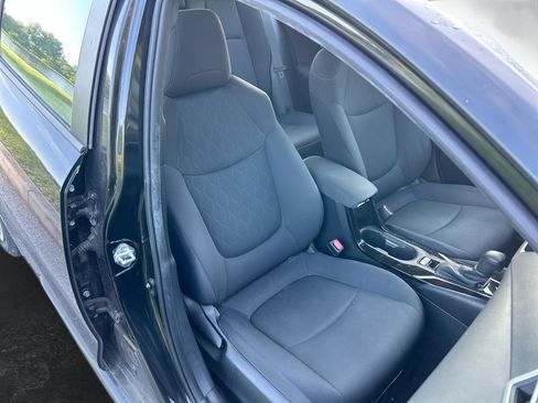 Used 2022 Toyota Corolla LE FWD image 29
