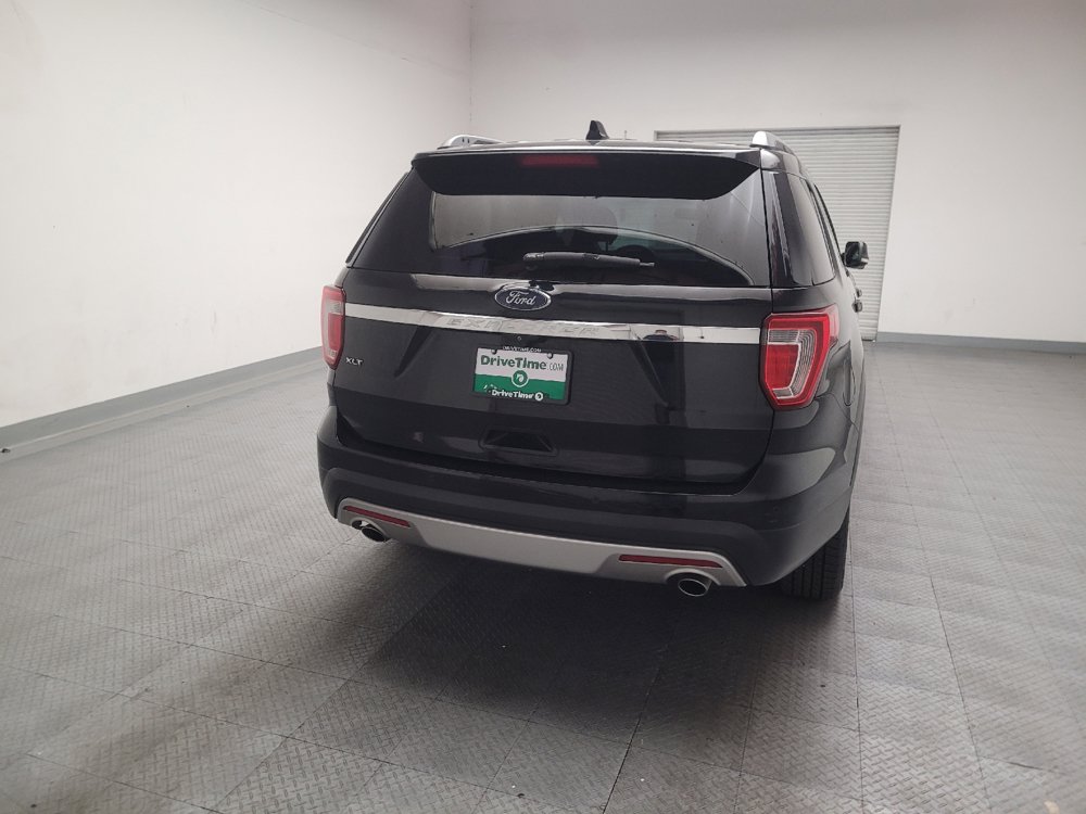 Used 2017 Ford Explorer XLT w/ Equipment Group 202A FWD image 7