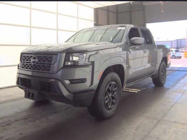 Used 2024 Nissan Frontier SV RWD image 2