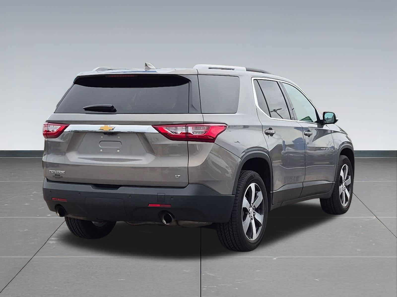 Used 2018 Chevrolet Traverse LT w/ LPO, Floor Liner Package FWD image 6