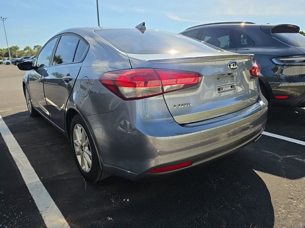 Used 2017 Kia Forte S FWD image 14