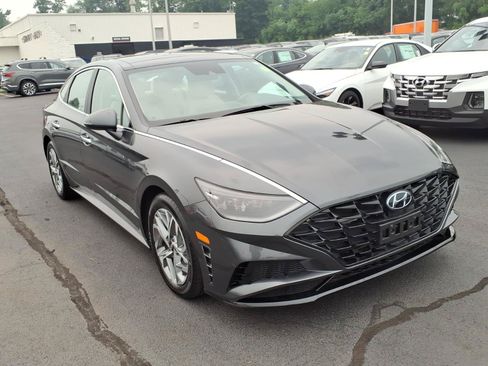 Used 2023 Hyundai Sonata SEL w/ Convenience Package FWD image 3