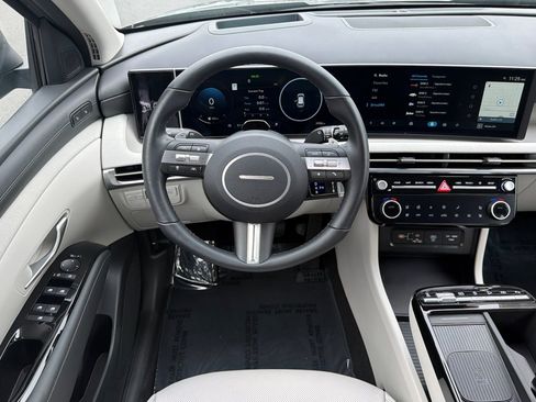 Certified 2025 Hyundai Tucson Limited image 17